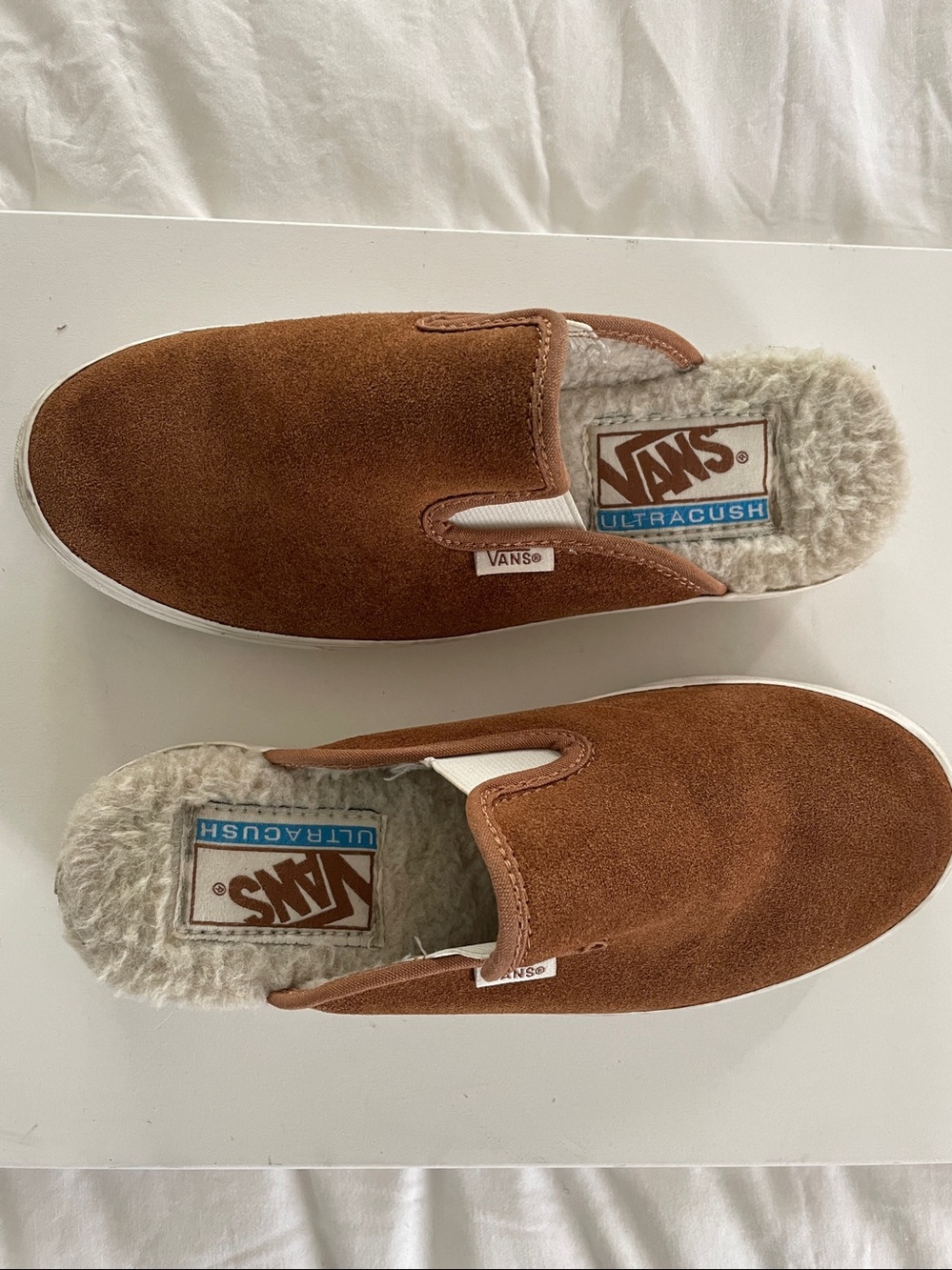 Women 6M VANS Ultra Cush Genuine Suede Slip On Sneakers Fleece Lined unisex - Picture 2 of 5